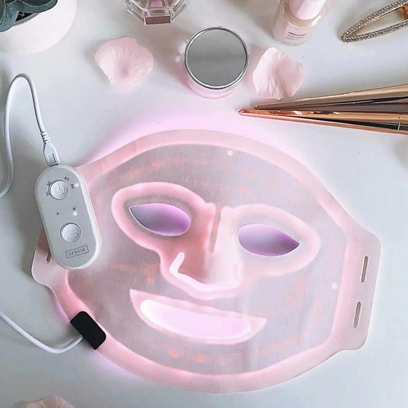 Glamour SENSSE in Glamour: New LED Mask